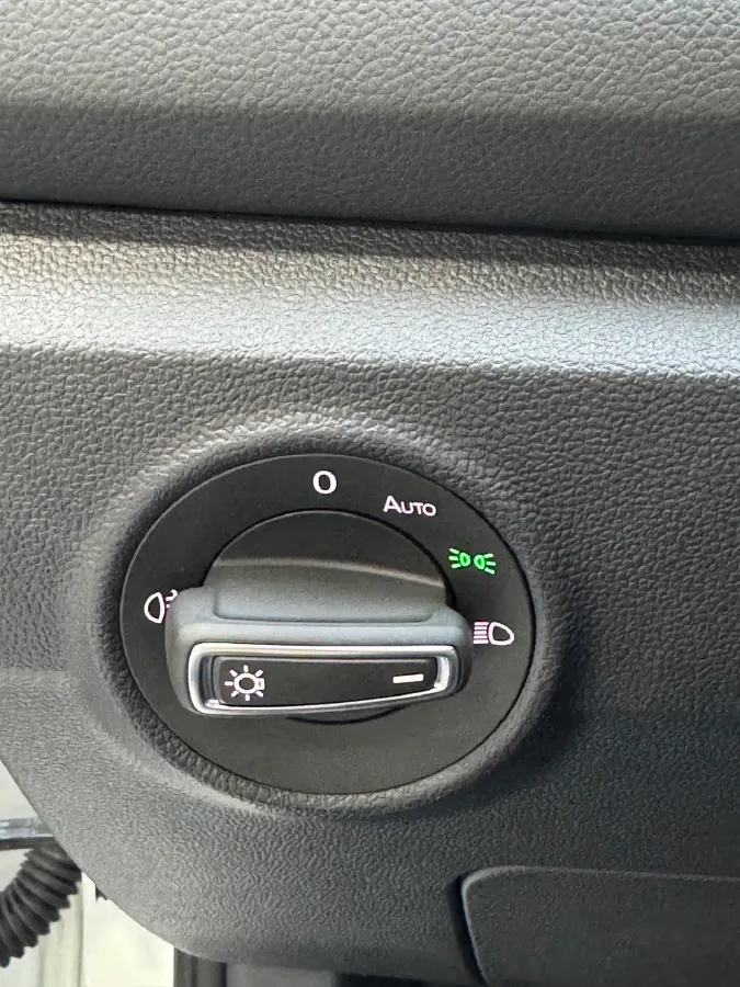 2023 Volkswagen T-Roc 1.4T 150HP L4 7DCT,autocango,china used car exporter,china ev exporter,chinese used car exporter,chinese used ev exporter