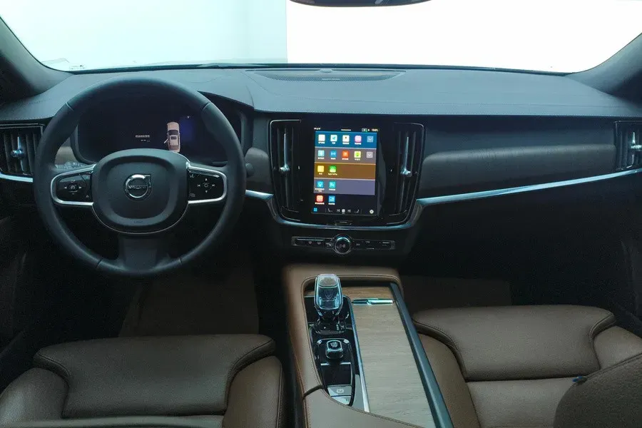 2025 Volvo S90 2.0T 250HP L4 8AT,autocango,china used car exporter,china ev exporter,chinese used car exporter,chinese used ev exporter