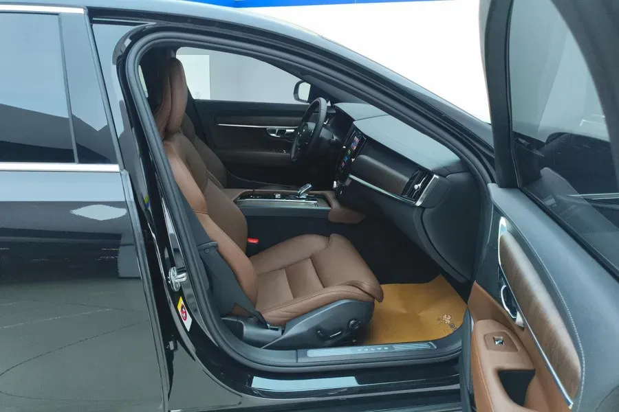 2025 Volvo S90 2.0T 250HP L4 8AT,autocango,china used car exporter,china ev exporter,chinese used car exporter,chinese used ev exporter