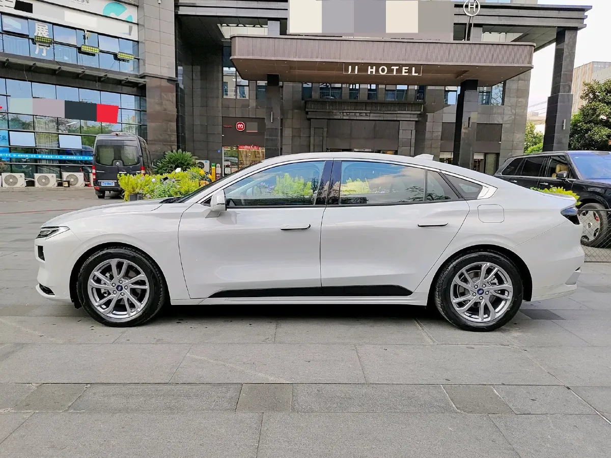2023 Ford Mondeo 1.5T 190HP L4 8AT,autocango,china used car exporter,china ev exporter,chinese used car exporter,chinese used ev exporter