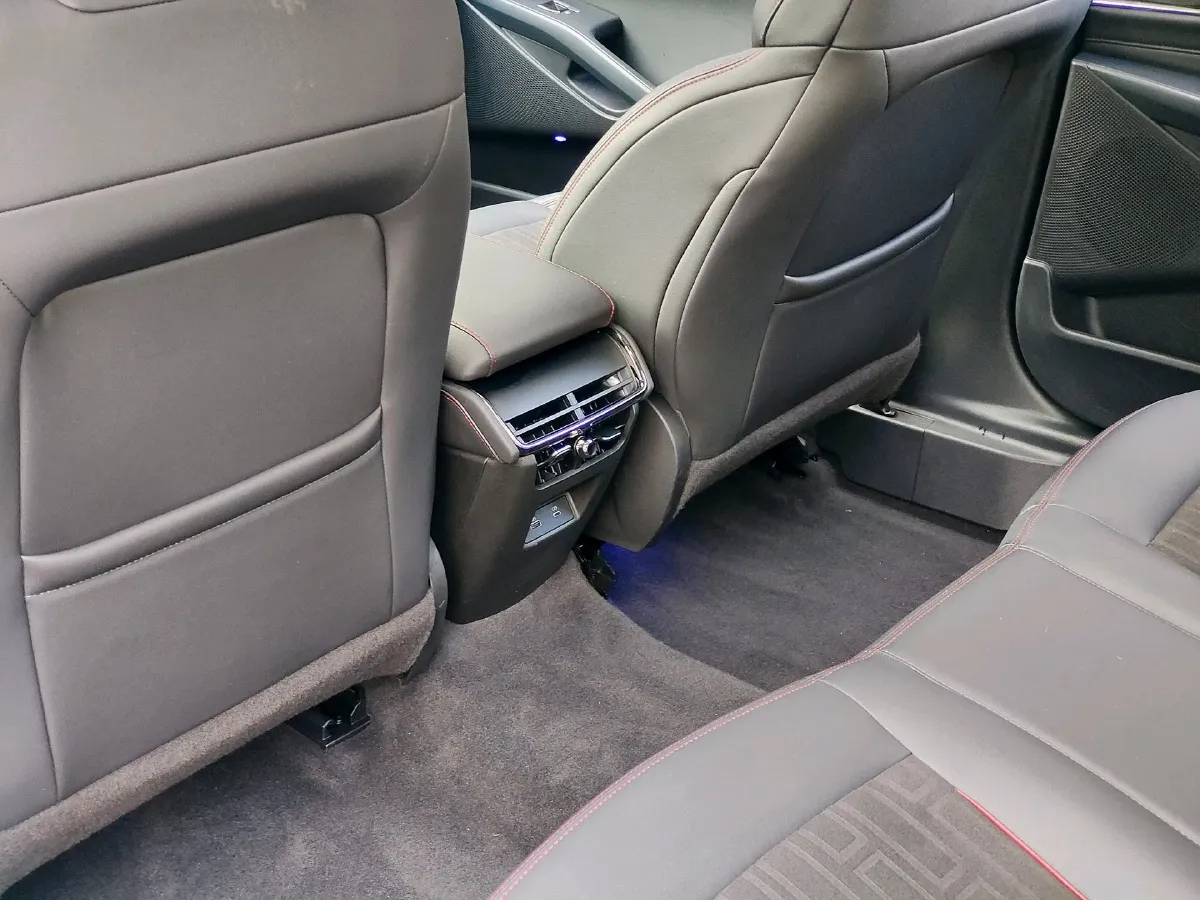 2023 Ford Mondeo 1.5T 190HP L4 8AT,autocango,china used car exporter,china ev exporter,chinese used car exporter,chinese used ev exporter