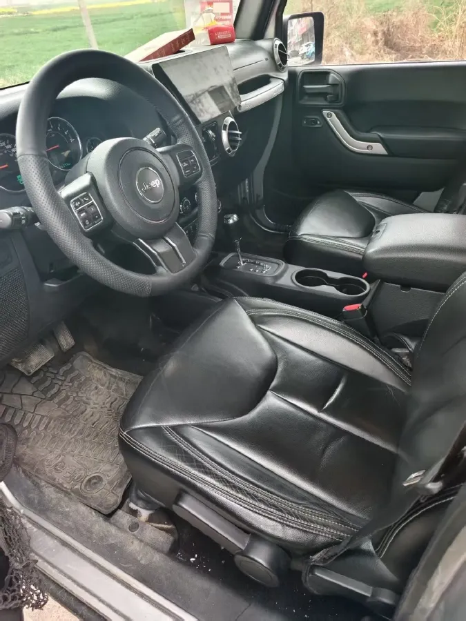 2017 Jeep Wrangler 3.6L 284HP V6 5AT,autocango,china used car exporter,china ev exporter,chinese used car exporter,chinese used ev exporter