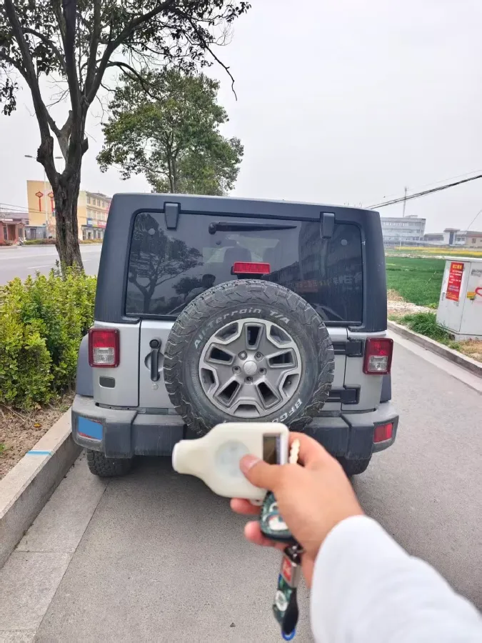 2017 Jeep Wrangler 3.6L 284HP V6 5AT,autocango,china used car exporter,china ev exporter,chinese used car exporter,chinese used ev exporter