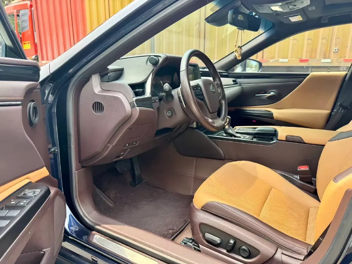 2020 Lexus ES 2.5L 178HP L4 E-CVT Hybrid,autocango,china used car exporter,china ev exporter,chinese used car exporter,chinese used ev exporter