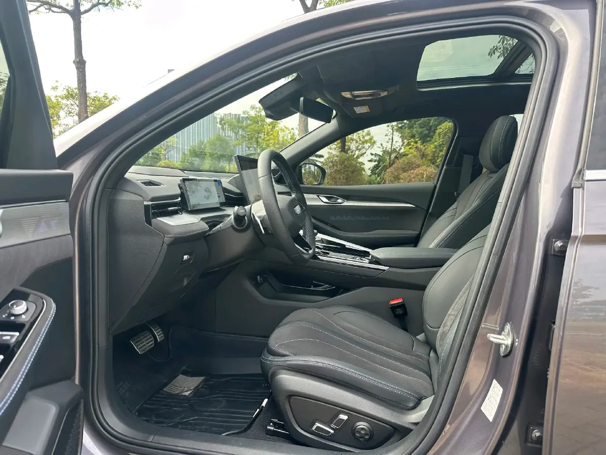 2025 Geely Preface 2.0T 238HP L4 8AT,autocango,china used car exporter,china ev exporter,chinese used car exporter,chinese used ev exporter