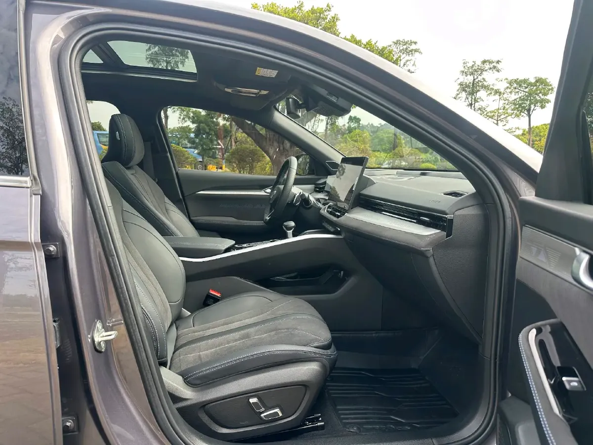 2025 Geely Preface 2.0T 238HP L4 8AT,autocango,china used car exporter,china ev exporter,chinese used car exporter,chinese used ev exporter