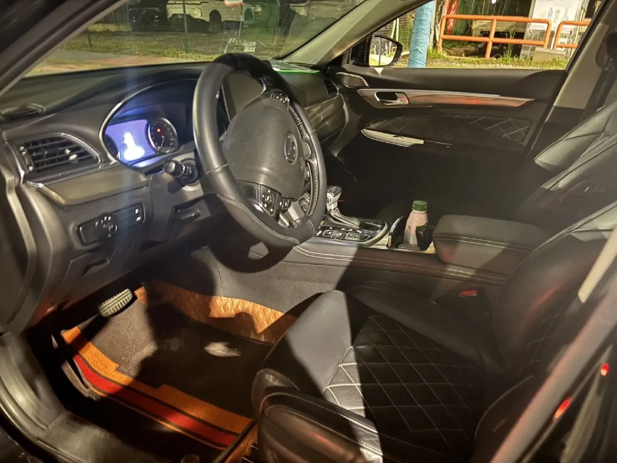 2017 GAC Trumpchi GA8 2.0T 197HP L4 6AT,autocango,china used car exporter,china ev exporter,chinese used car exporter,chinese used ev exporter