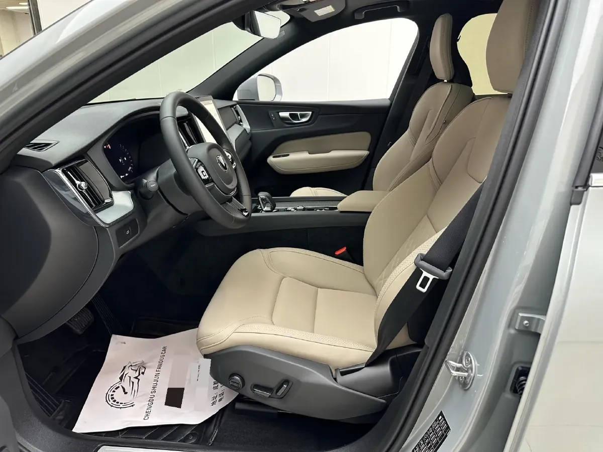 2026 Volvo XC60 2.0T 250HP L4 8AT,autocango,china used car exporter,china ev exporter,chinese used car exporter,chinese used ev exporter