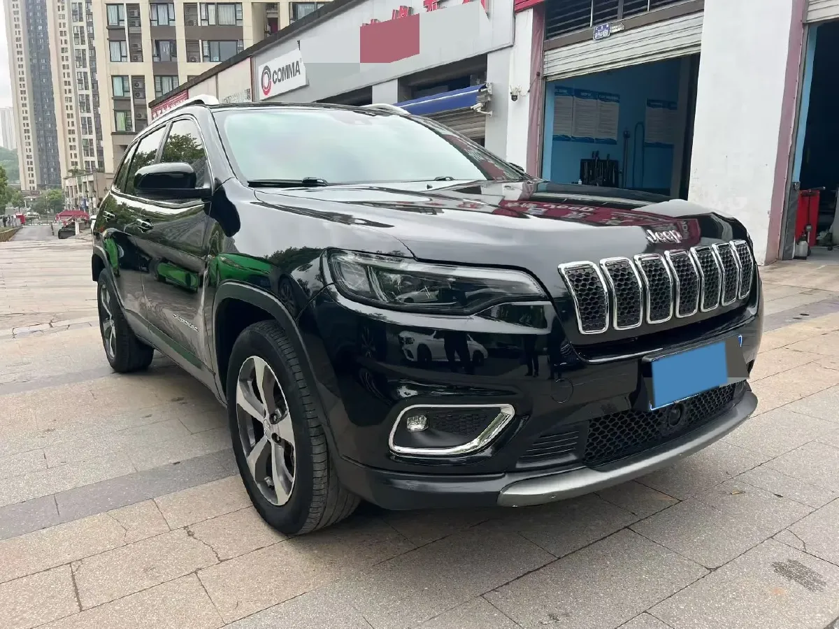 2019 Jeep Cherokee 2.0T 265HP L4 9AT,autocango,china used car exporter,china ev exporter,chinese used car exporter,chinese used ev exporter