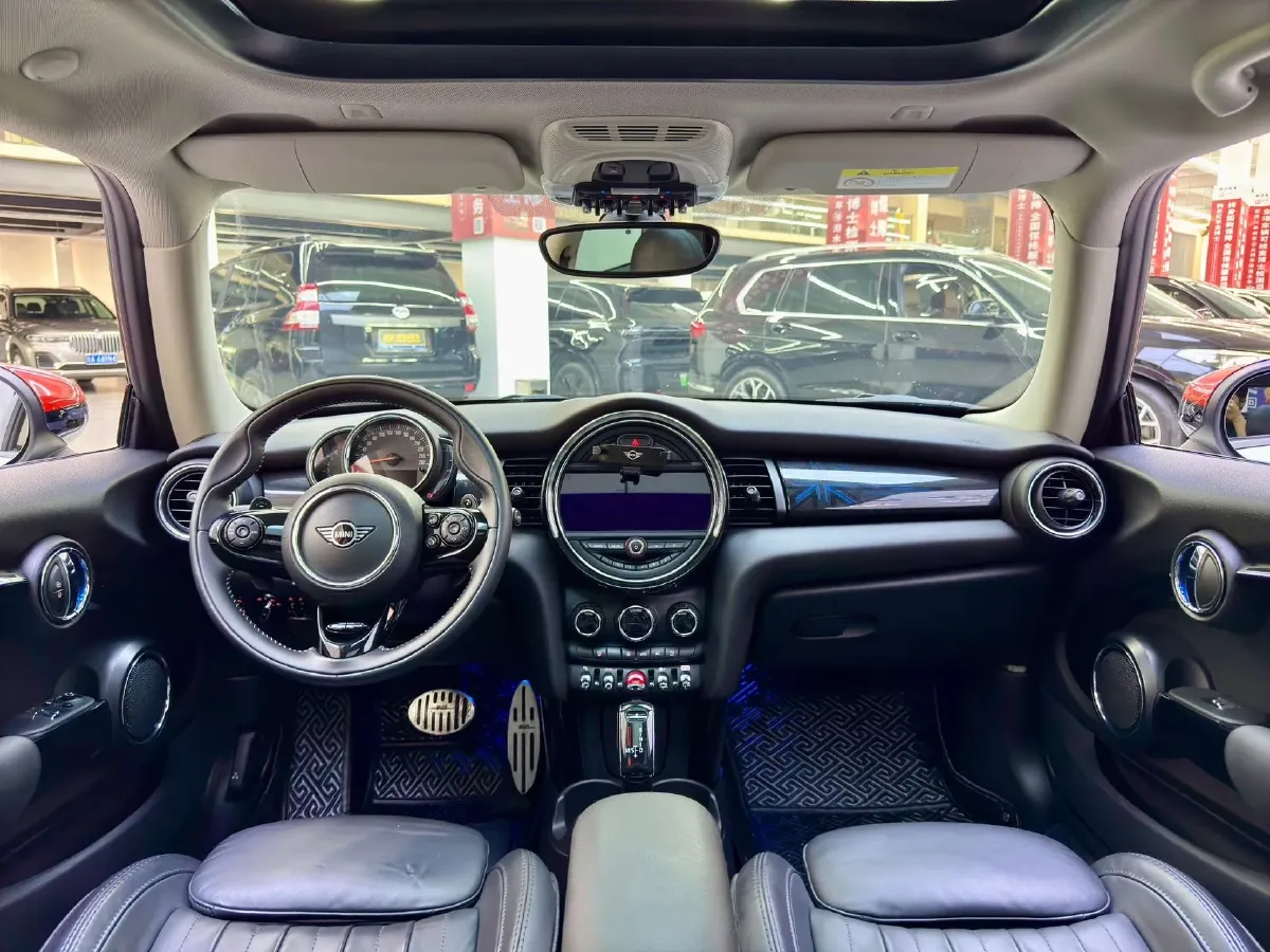 2020 MINI MINI 2.0T 192HP L4 7DCT,autocango,china used car exporter,china ev exporter,chinese used car exporter,chinese used ev exporter