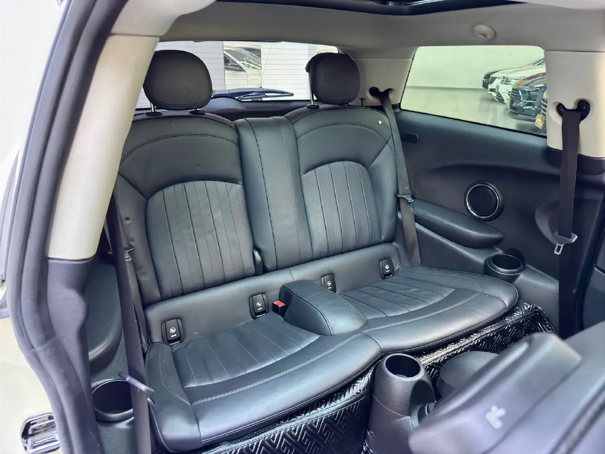 2020 MINI MINI 2.0T 192HP L4 7DCT,autocango,china used car exporter,china ev exporter,chinese used car exporter,chinese used ev exporter