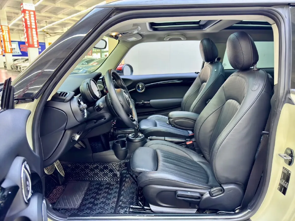 2020 MINI MINI 2.0T 192HP L4 7DCT,autocango,china used car exporter,china ev exporter,chinese used car exporter,chinese used ev exporter