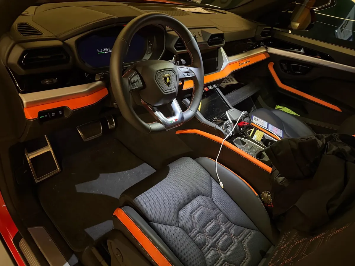 2025 Lamborghini Urus SE 4.0T 620HP V8 8AT PHEV,autocango,china used car exporter,china ev exporter,chinese used car exporter,chinese used ev exporter