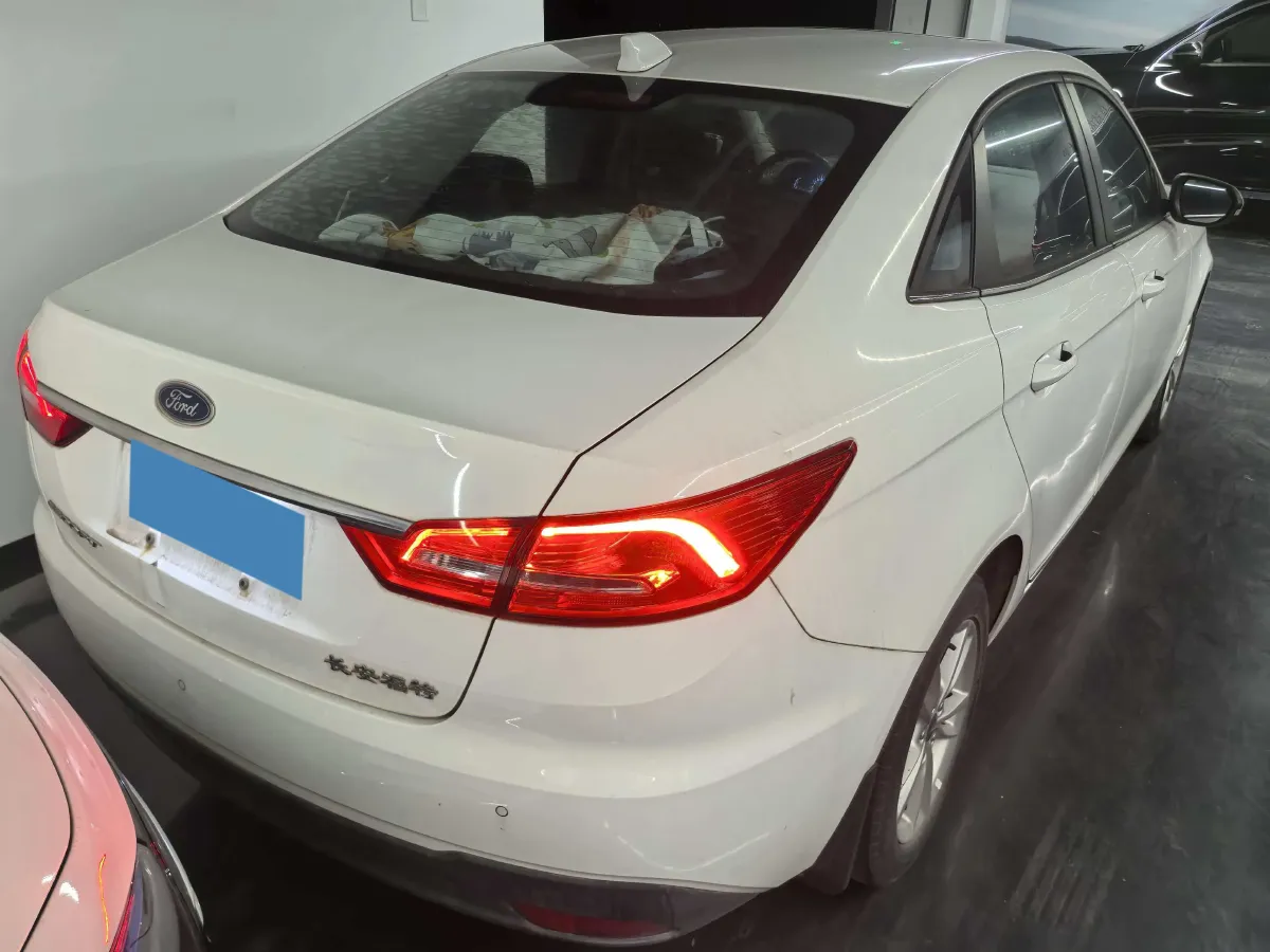 2019 Ford Escort 1.5L 122HP L3 6AT,autocango,china used car exporter,china ev exporter,chinese used car exporter,chinese used ev exporter