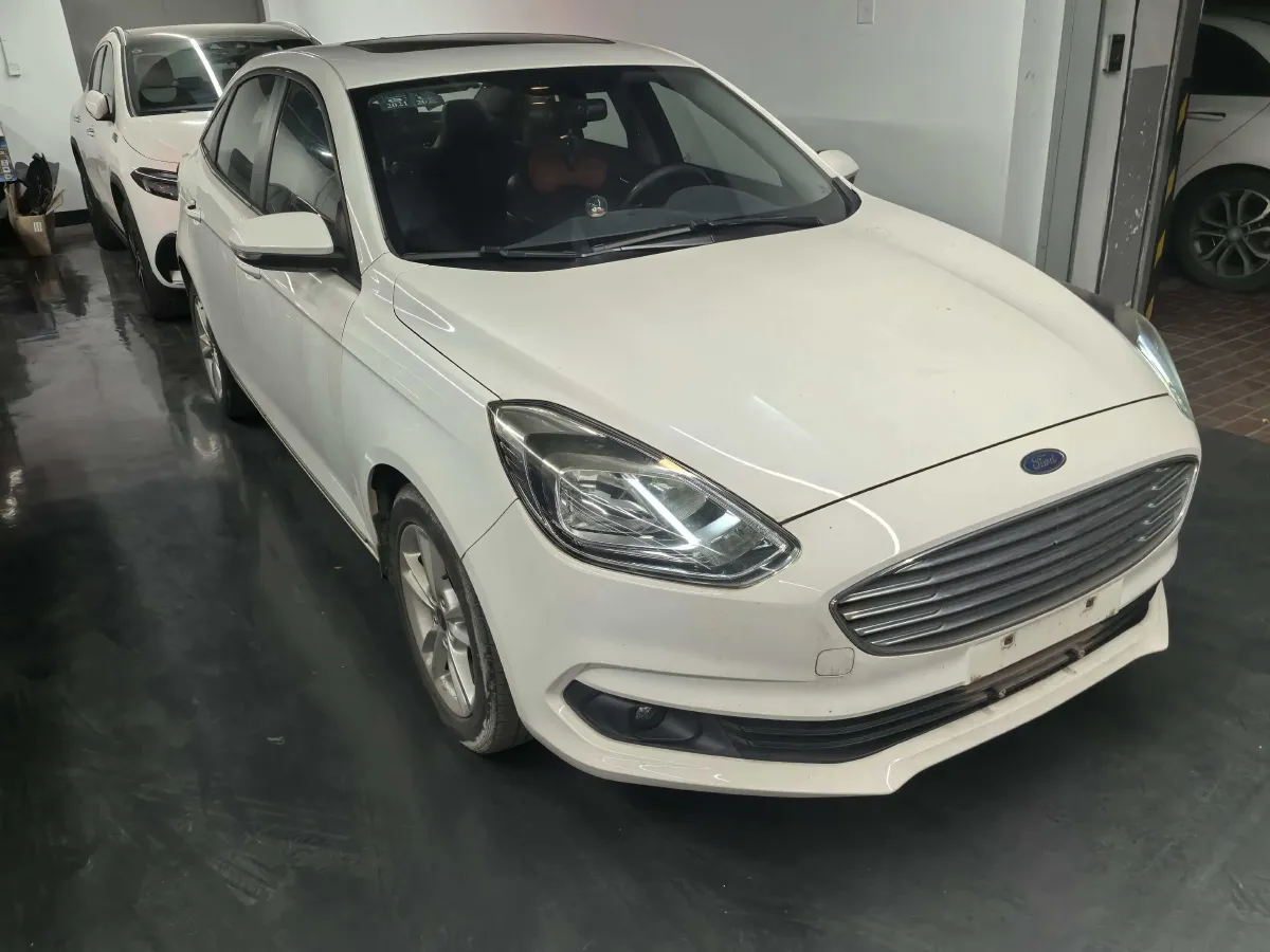 2019 Ford Escort 1.5L 122HP L3 6AT,autocango,china used car exporter,china ev exporter,chinese used car exporter,chinese used ev exporter
