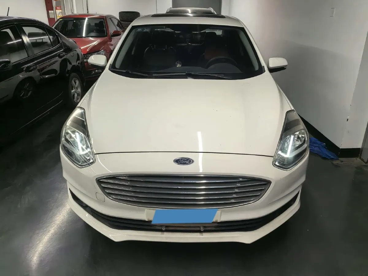 2019 Ford Escort 1.5L 122HP L3 6AT,autocango,china used car exporter,china ev exporter,chinese used car exporter,chinese used ev exporter