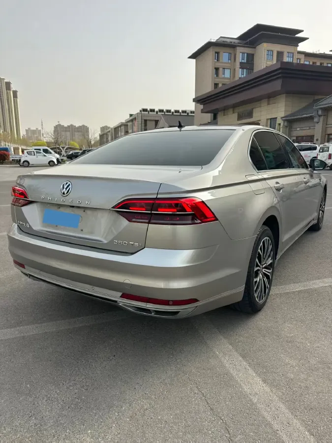 2018 Volkswagen Phideon 2.0T 224HP L4 7DCT,autocango,china used car exporter,china ev exporter,chinese used car exporter,chinese used ev exporter