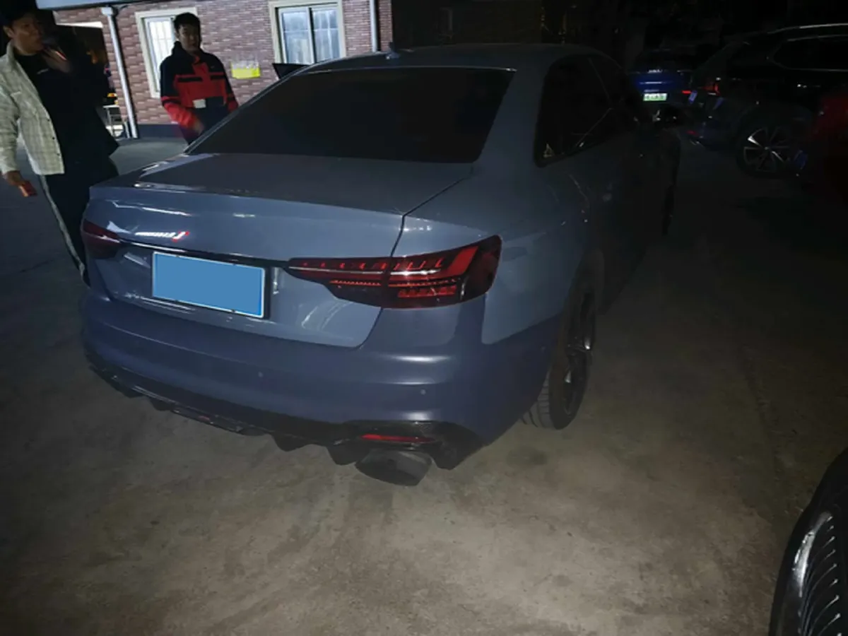 2022 Audi A4L 2.0T 190HP L4 7DCT,autocango,china used car exporter,china ev exporter,chinese used car exporter,chinese used ev exporter