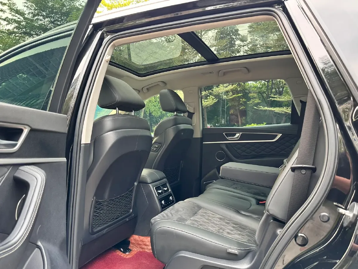 2021 HongQi HS7 2.0T 252HP L4 7DCT,autocango,china used car exporter,china ev exporter,chinese used car exporter,chinese used ev exporter