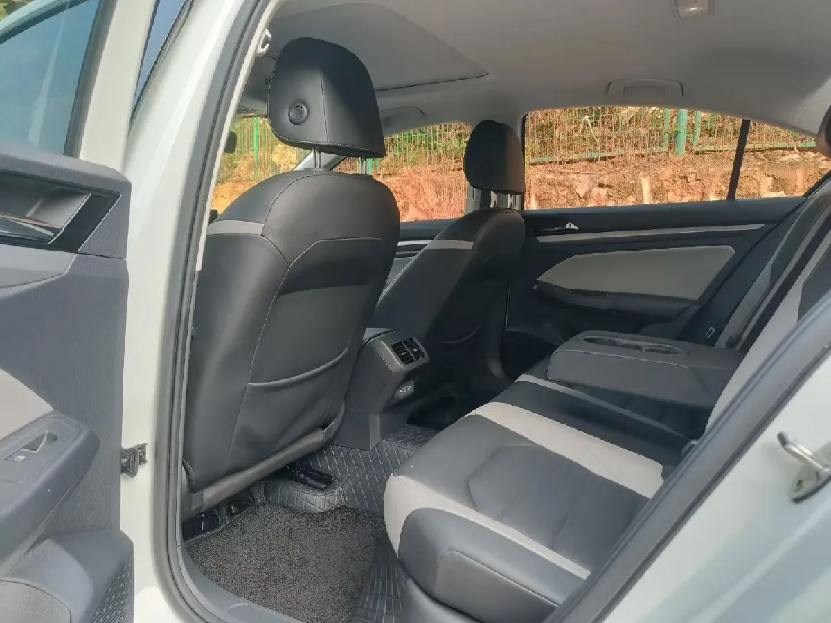 2023 Volkswagen Bora 1.5T 160HP L4 7DCT,autocango,china used car exporter,china ev exporter,chinese used car exporter,chinese used ev exporter