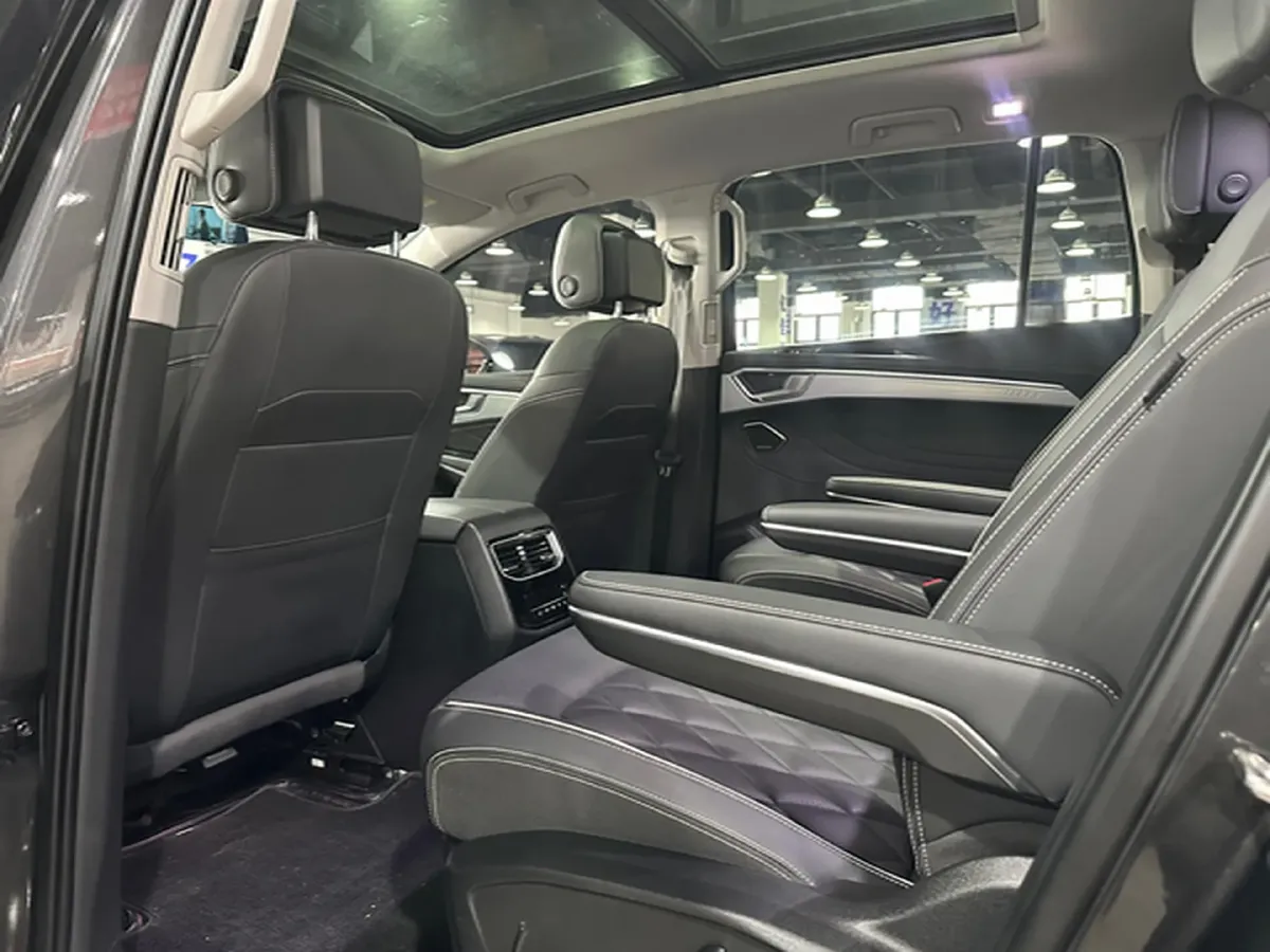 2022 Volkswagen Talagon 2.5T 299HP V6 7DCT,autocango,china used car exporter,china ev exporter,chinese used car exporter,chinese used ev exporter