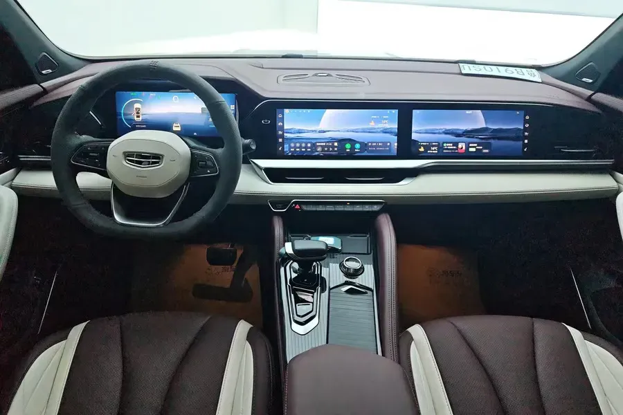 2021 Geely Monjaro 2.0T 218HP L4 7DCT,autocango,china used car exporter,china ev exporter,chinese used car exporter,chinese used ev exporter