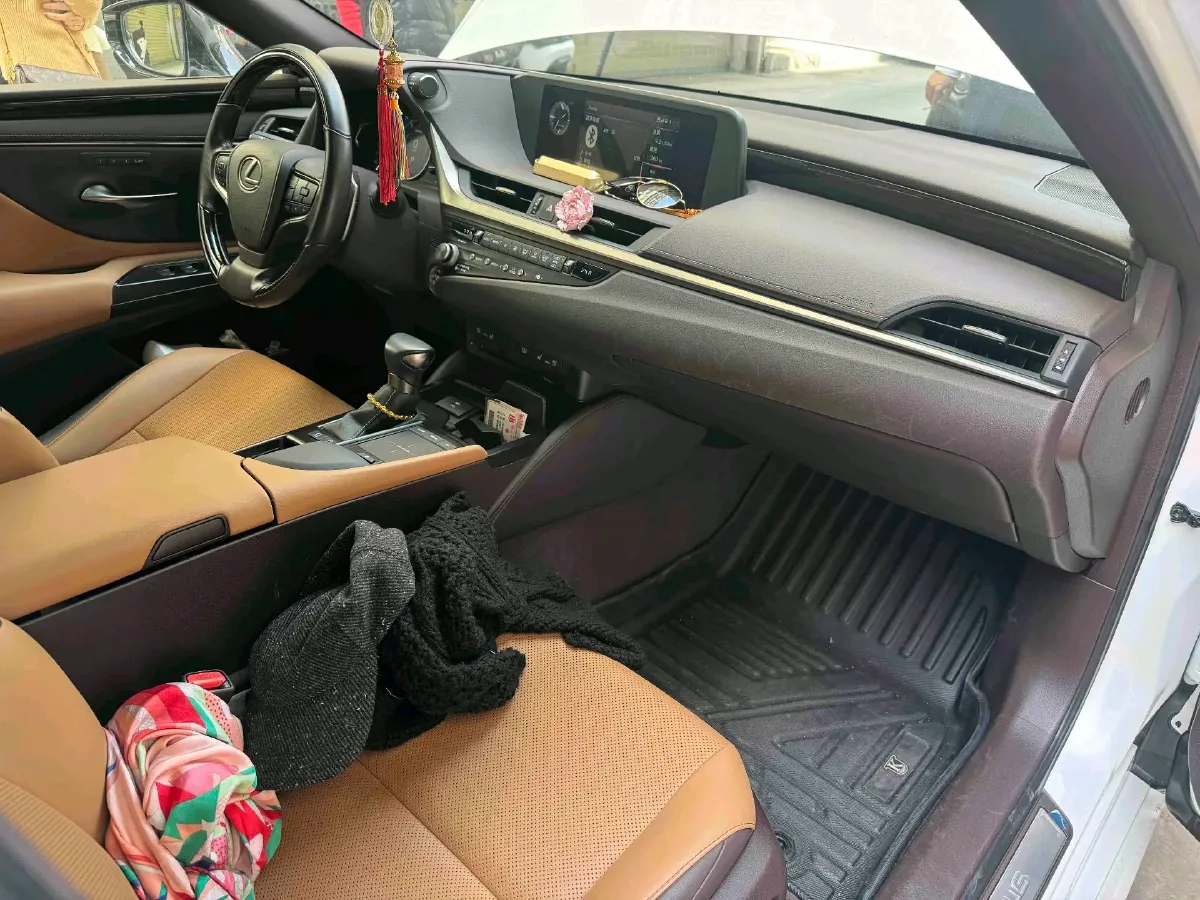 2021 Lexus ES 2.0L 173HP L4 CVT,autocango,china used car exporter,china ev exporter,chinese used car exporter,chinese used ev exporter