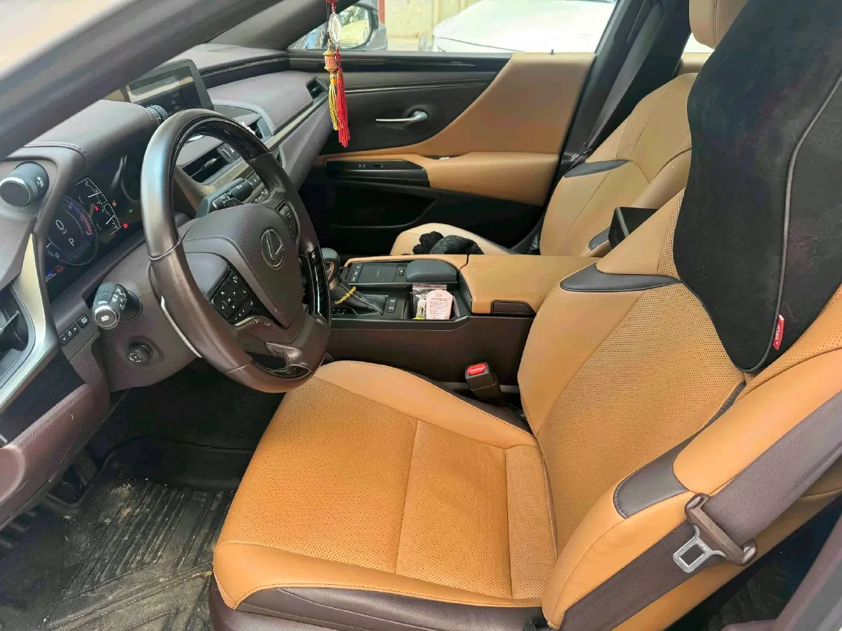 2021 Lexus ES 2.0L 173HP L4 CVT,autocango,china used car exporter,china ev exporter,chinese used car exporter,chinese used ev exporter