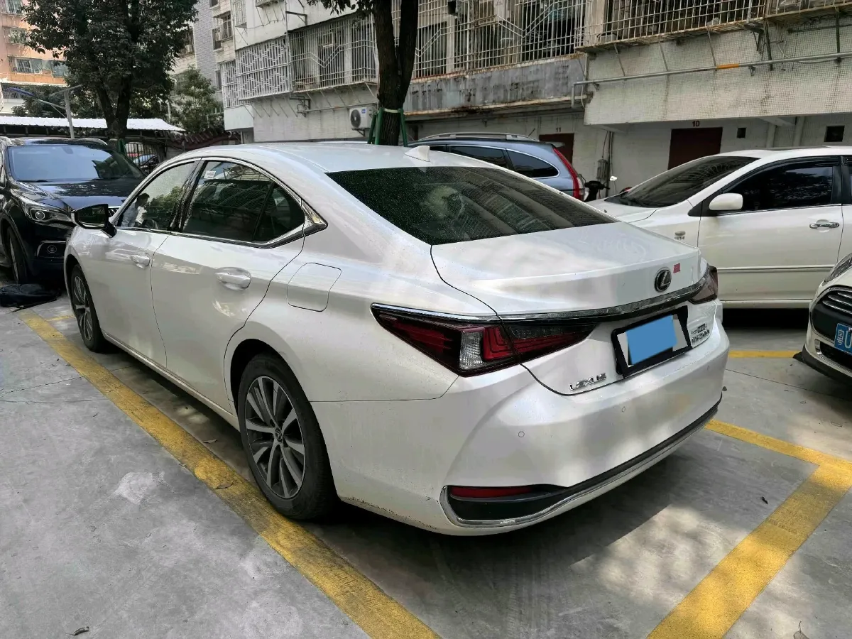 2021 Lexus ES 2.0L 173HP L4 CVT,autocango,china used car exporter,china ev exporter,chinese used car exporter,chinese used ev exporter