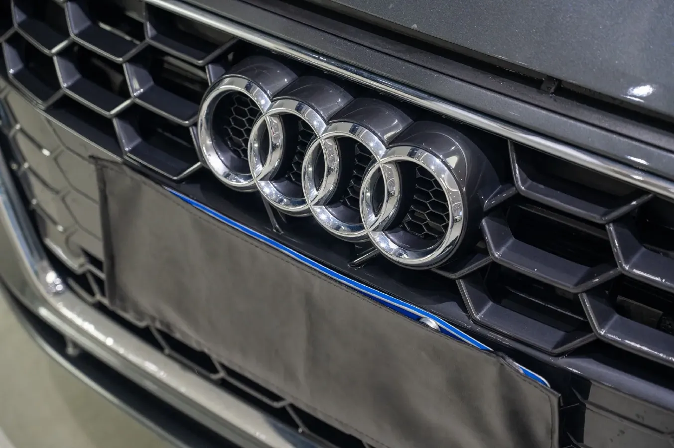 2020 Audi A4L 2.0T 190HP L4 7DCT,autocango,china used car exporter,china ev exporter,chinese used car exporter,chinese used ev exporter