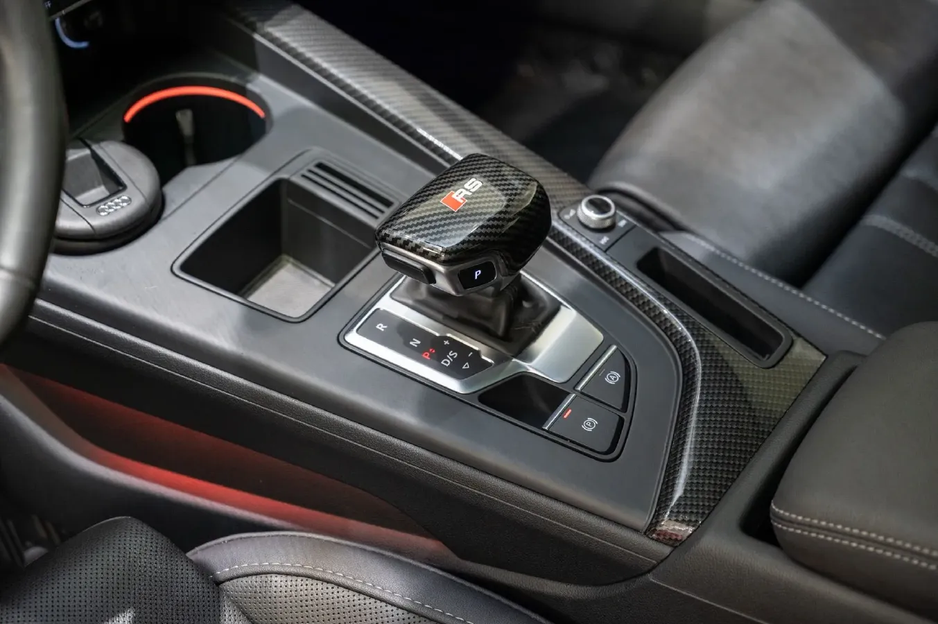 2020 Audi A4L 2.0T 190HP L4 7DCT,autocango,china used car exporter,china ev exporter,chinese used car exporter,chinese used ev exporter