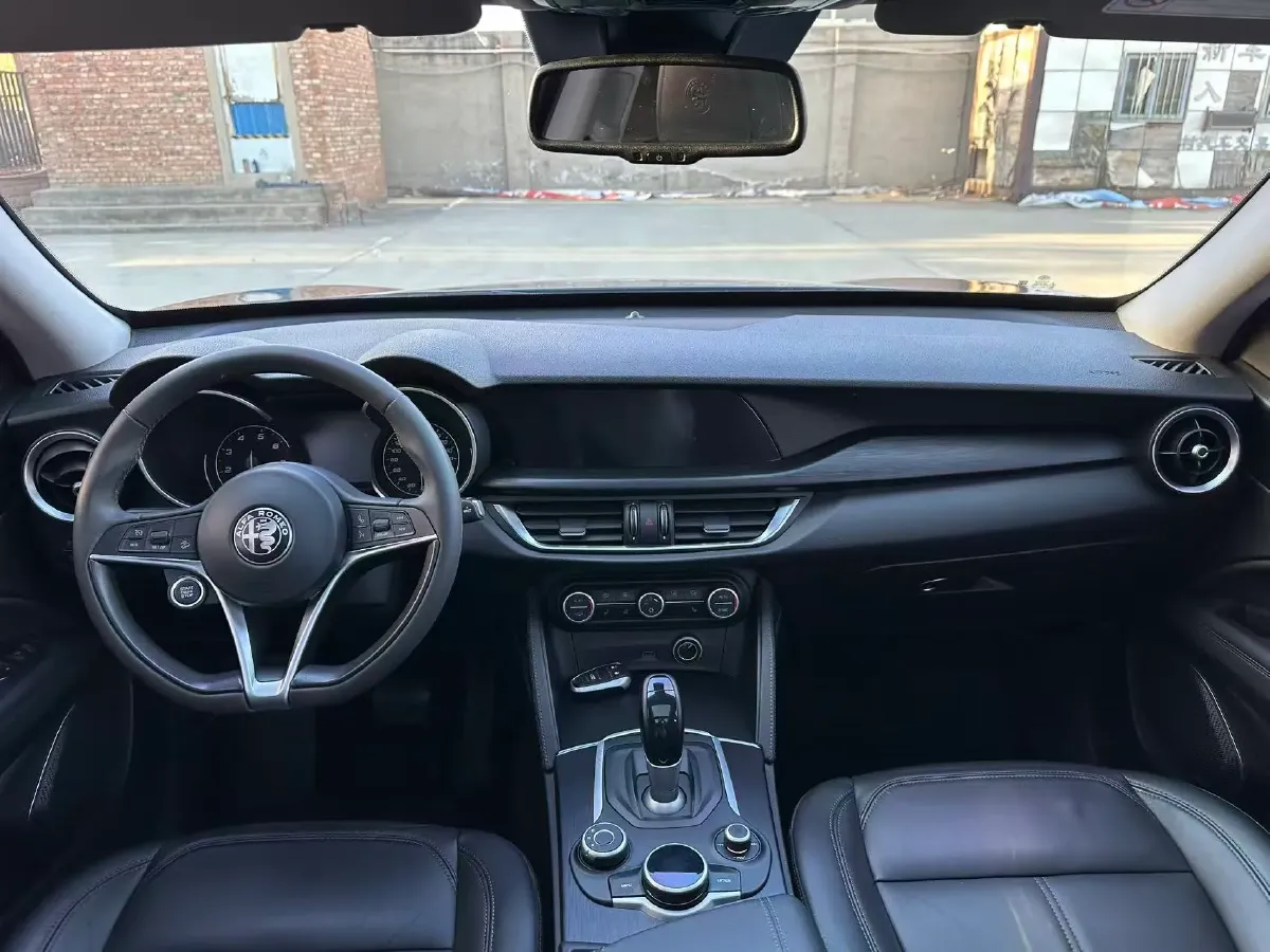 2017 Jaguar XE 2.0T 240HP L4 8AT,autocango,china used car exporter,china ev exporter,chinese used car exporter,chinese used ev exporter