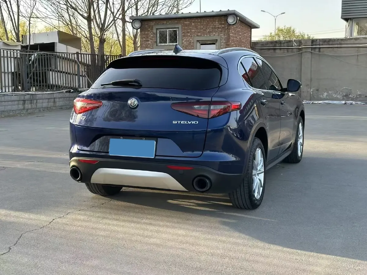 2017 Jaguar XE 2.0T 240HP L4 8AT,autocango,china used car exporter,china ev exporter,chinese used car exporter,chinese used ev exporter