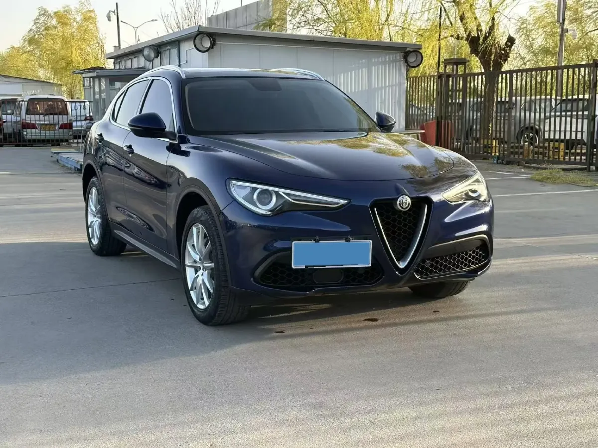 2017 Jaguar XE 2.0T 240HP L4 8AT,autocango,china used car exporter,china ev exporter,chinese used car exporter,chinese used ev exporter