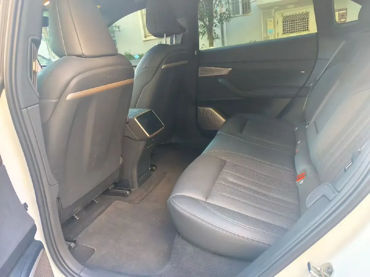 2024 IM L6 BEV 75KWH,autocango,china used car exporter,china ev exporter,chinese used car exporter,chinese used ev exporter