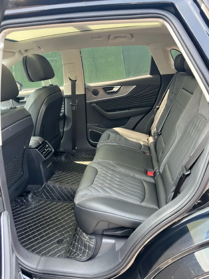 2023 HongQi HS5 2.0T 252HP L4 8AT,autocango,china used car exporter,china ev exporter,chinese used car exporter,chinese used ev exporter