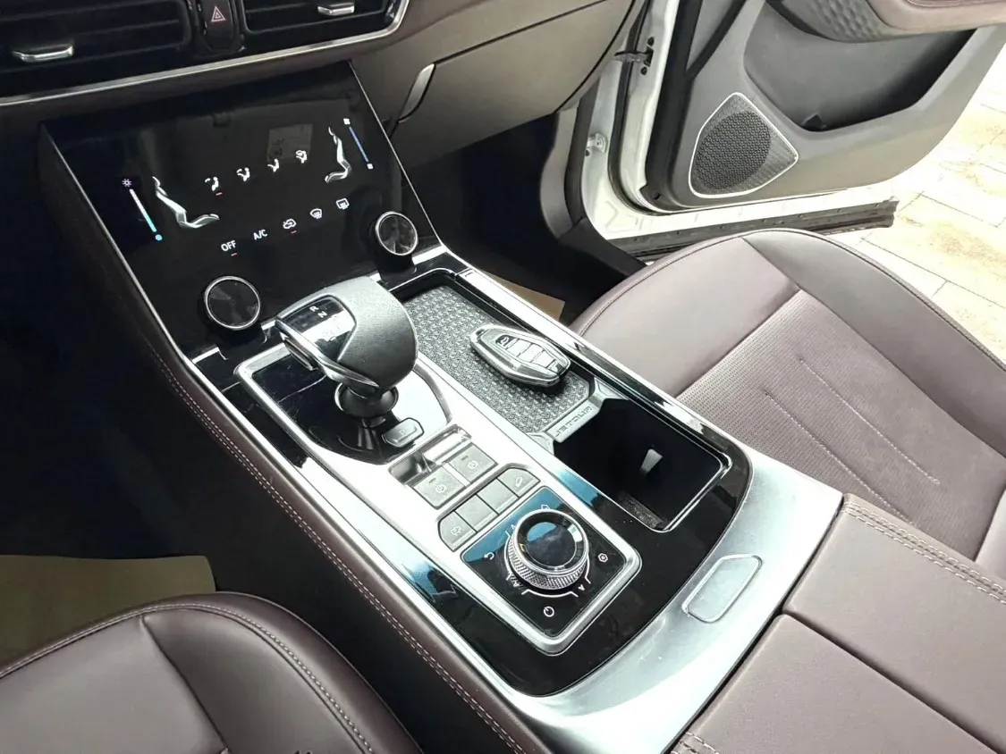 2025 Jetour X90 Plus 1.6T 197HP L4 7DCT,autocango,china used car exporter,china ev exporter,chinese used car exporter,chinese used ev exporter