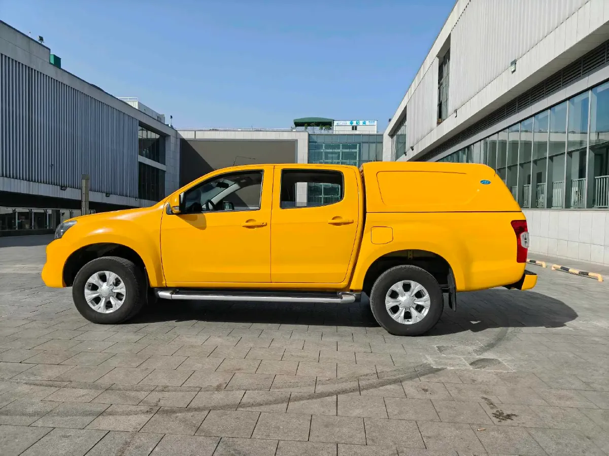 2024 Isuzu Jim 2.4L 158HP L4 5MT,autocango,china used car exporter,china ev exporter,chinese used car exporter,chinese used ev exporter