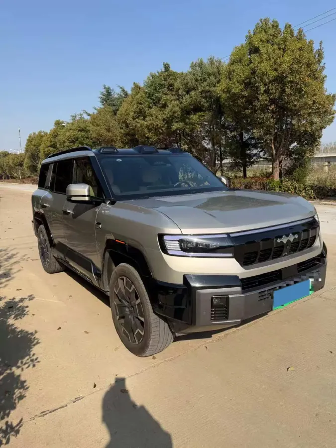 2025 FangChengBao Bao 8 2.0T 245HP L4 E-CVT PHEV 36.8KWH,autocango,china used car exporter,china ev exporter,chinese used car exporter,chinese used ev exporter