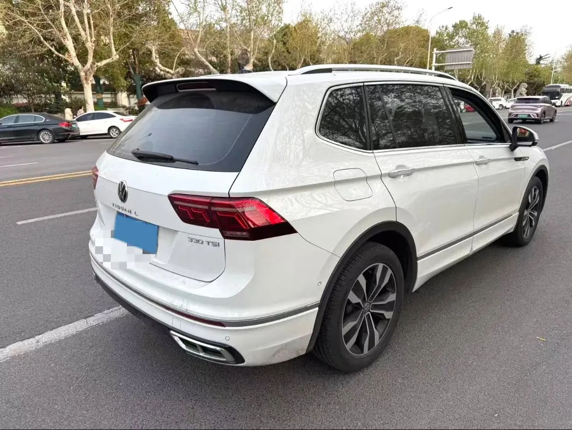 2023 Volkswagen Tiguan L 2.0T 186HP L4 7DCT,autocango,china used car exporter,china ev exporter,chinese used car exporter,chinese used ev exporter