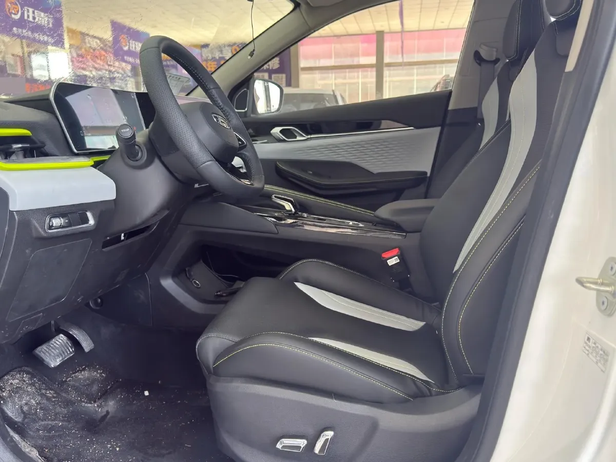 2023 Geely Coolray 1.5T 181HP L4 7DCT,autocango,china used car exporter,china ev exporter,chinese used car exporter,chinese used ev exporter