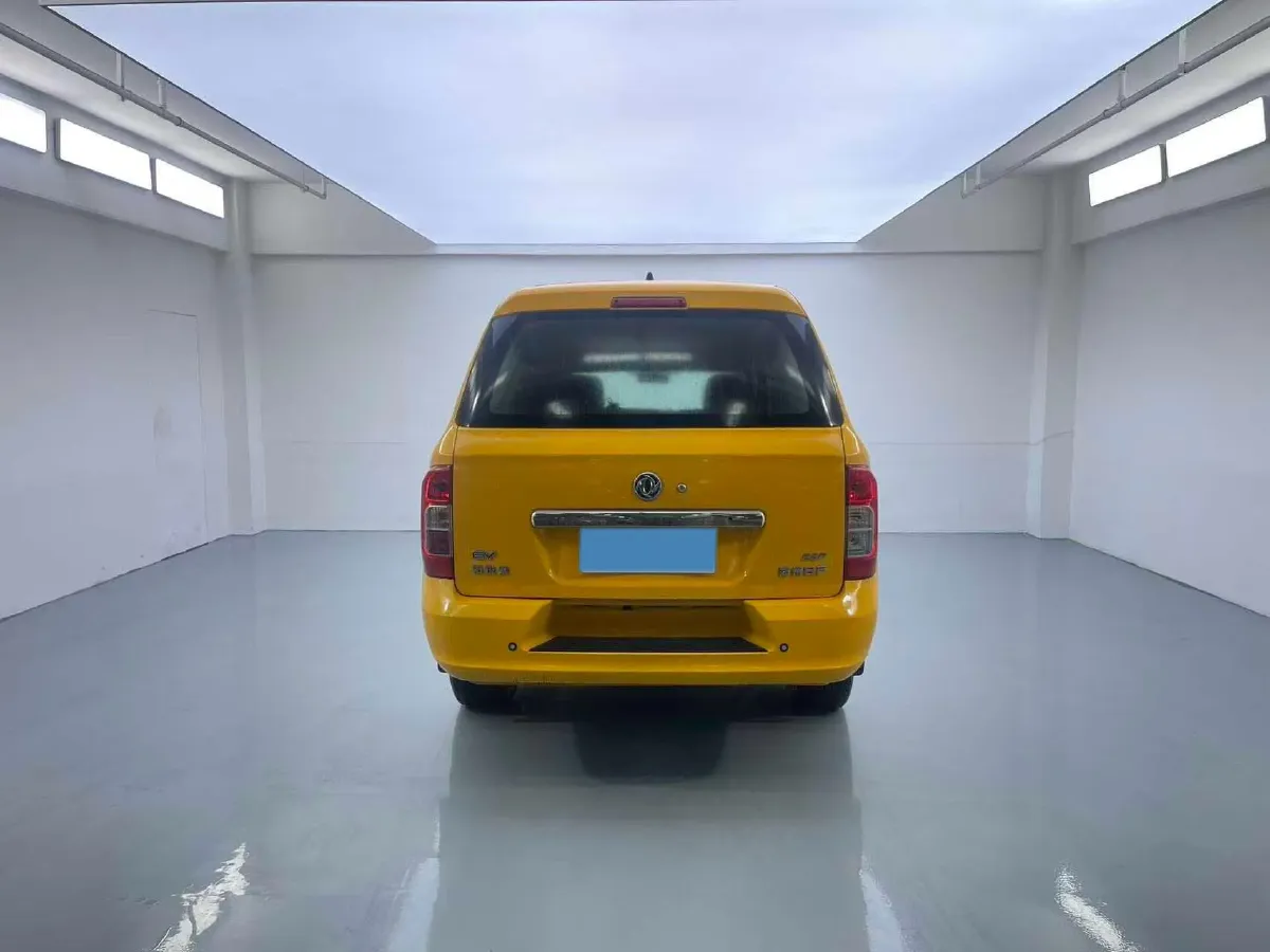 2022 Dongfeng RuiQi 6 BEV 60.16KWH,autocango,china used car exporter,china ev exporter,chinese used car exporter,chinese used ev exporter