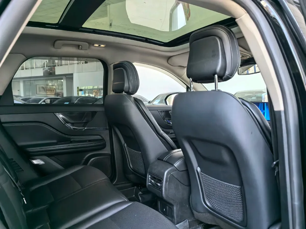 2023 Lincoln Corsair 2.0T 261HP L4 8AT,autocango,china used car exporter,china ev exporter,chinese used car exporter,chinese used ev exporter