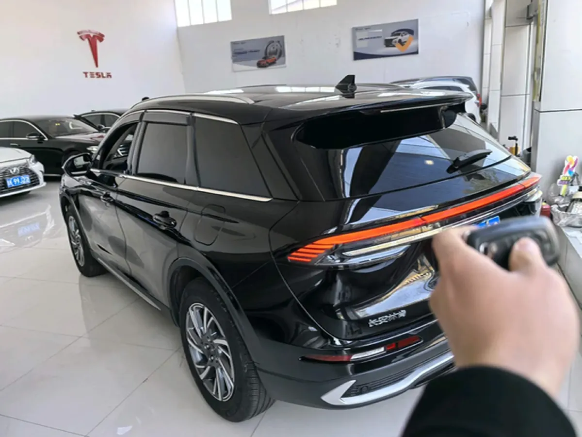 2023 Lincoln Corsair 2.0T 261HP L4 8AT,autocango,china used car exporter,china ev exporter,chinese used car exporter,chinese used ev exporter