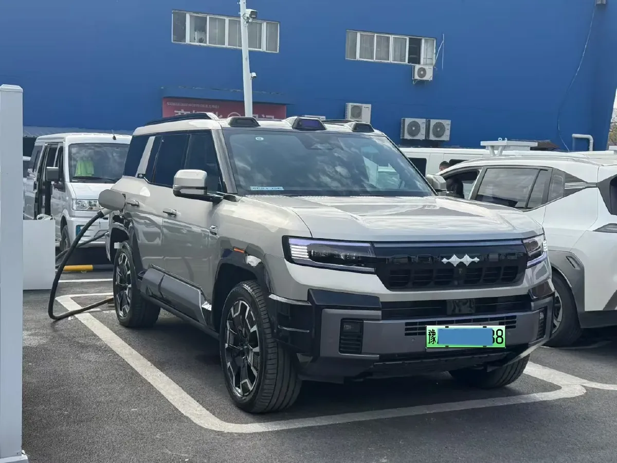 2025 FangChengBao Bao 8 2.0T 245HP L4 E-CVT PHEV 36.8KWH,autocango,china used car exporter,china ev exporter,chinese used car exporter,chinese used ev exporter