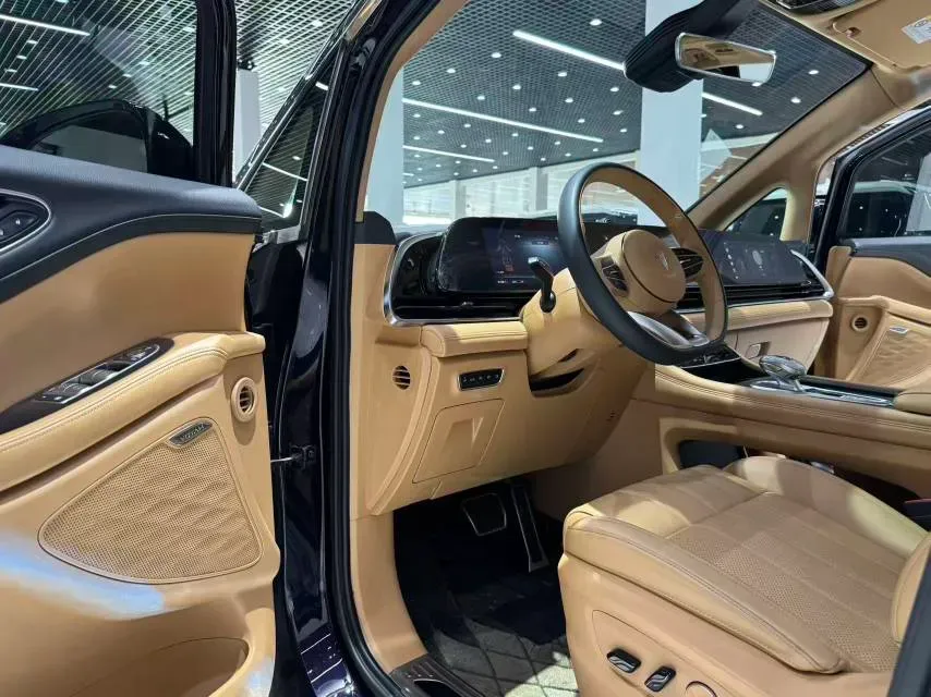 2022 Voyah Dream 1.5T 136HP L4 PHEV 25.57KWH,autocango,china used car exporter,china ev exporter,chinese used car exporter,chinese used ev exporter