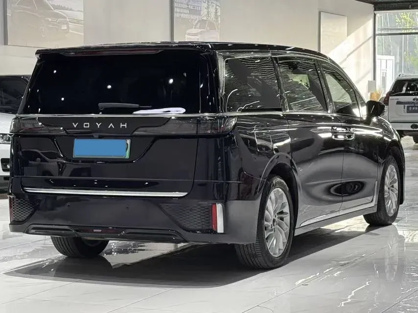2022 Voyah Dream 1.5T 136HP L4 PHEV 25.57KWH,autocango,china used car exporter,china ev exporter,chinese used car exporter,chinese used ev exporter