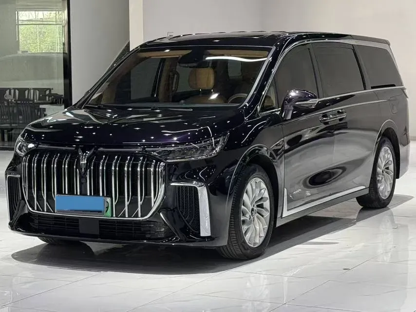 2022 Voyah Dream 1.5T 136HP L4 PHEV 25.57KWH,autocango,china used car exporter,china ev exporter,chinese used car exporter,chinese used ev exporter
