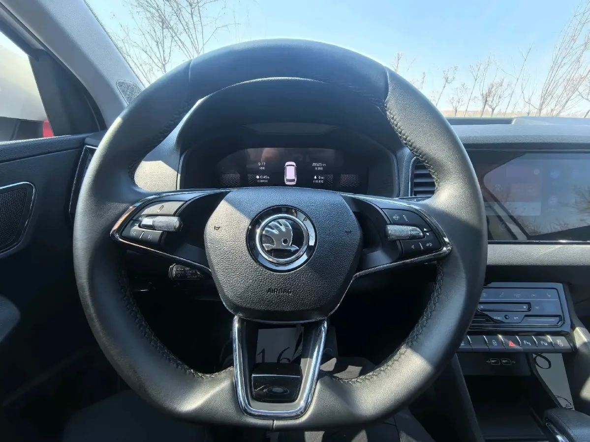 2022 Skoda Karoq 1.4T 150HP L4 7DCT,autocango,china used car exporter,china ev exporter,chinese used car exporter,chinese used ev exporter