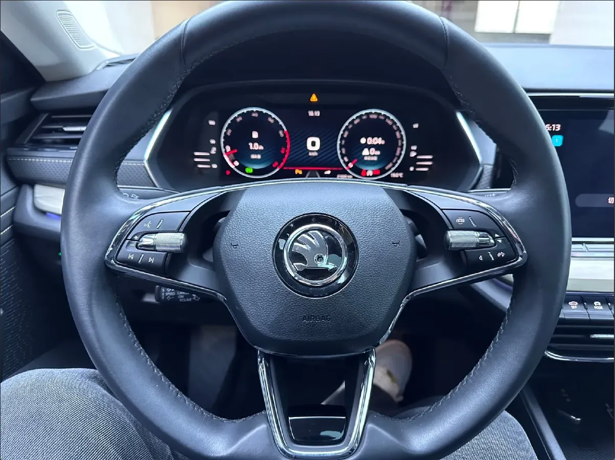 2022 Skoda Octavia 1.4T 150HP L4 7DCT,autocango,china used car exporter,china ev exporter,chinese used car exporter,chinese used ev exporter